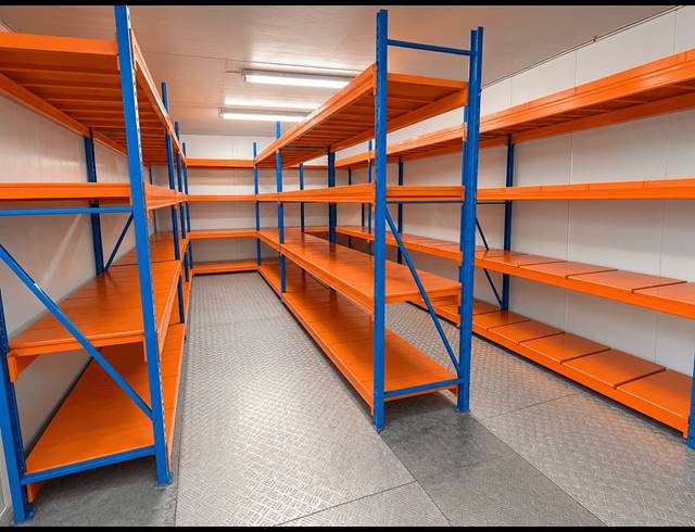 172M² FACTORY TO LET IN WOODSTOCK